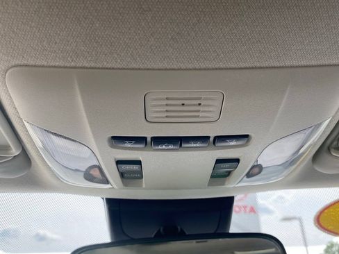 Used 2021 Toyota Corolla LE FWD image 23