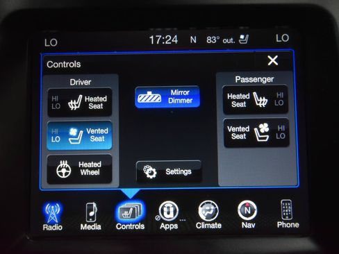 Used 2015 Jeep Cherokee Trailhawk w/ Comfort/Convenience Group AWD/4WD image 35