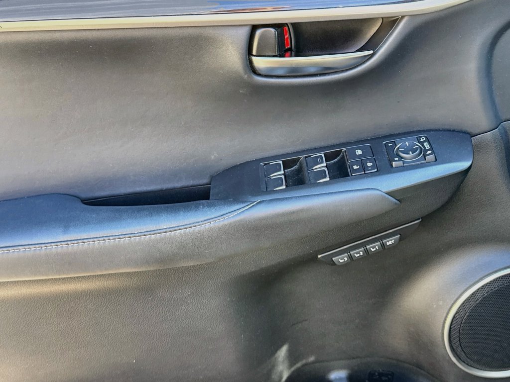Used 2018 Lexus NX 300 AWD w/ Luxury Package image 11