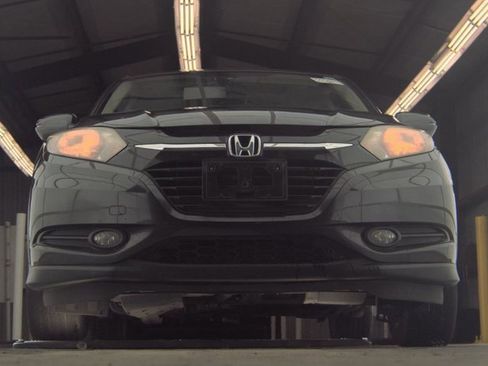 Used 2017 Honda HR-V EX image 10