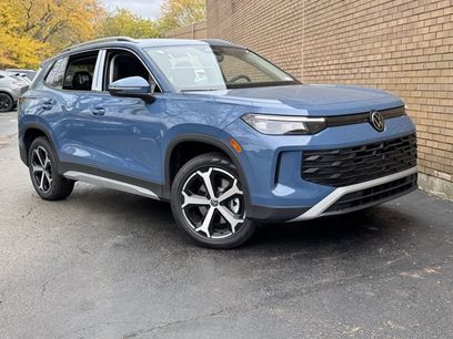 New 2025 Volkswagen Tiguan SE