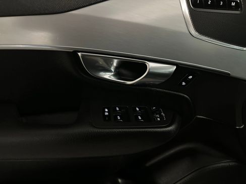 Used 2018 Volvo XC90 T5 Momentum image 10