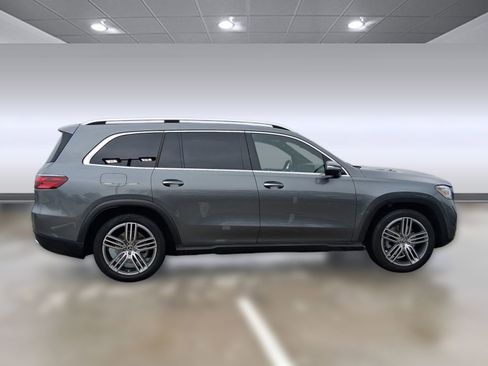 Used 2025 Mercedes-Benz GLS 450 4MATIC image 7