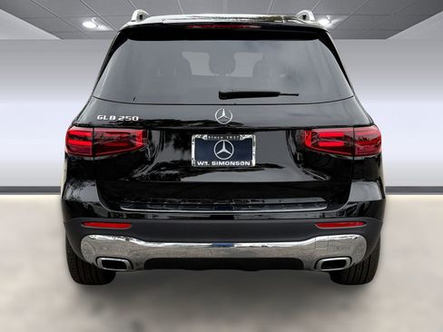 New 2026 Mercedes-Benz GLB 250 image 8