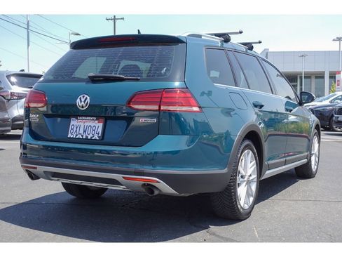 Used 2019 Volkswagen Golf Alltrack S AWD/4WD image 4