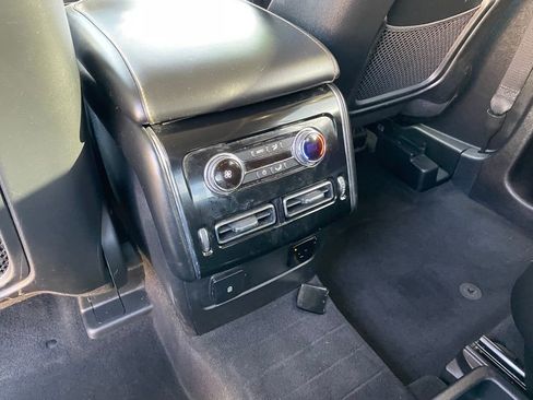 Used 2023 Lincoln Aviator AWD w/ Premium Package image 8