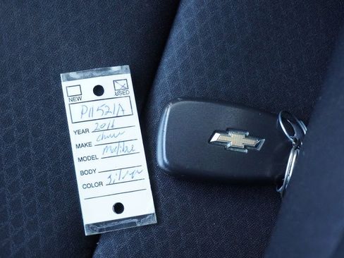 Used 2016 Chevrolet Malibu LT image 27