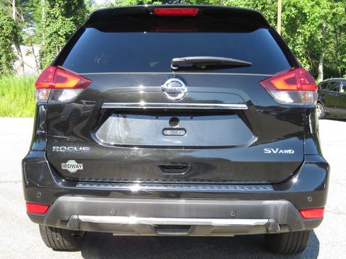 Used 2019 Nissan Rogue SV w/ Premium Package AWD/4WD image 6