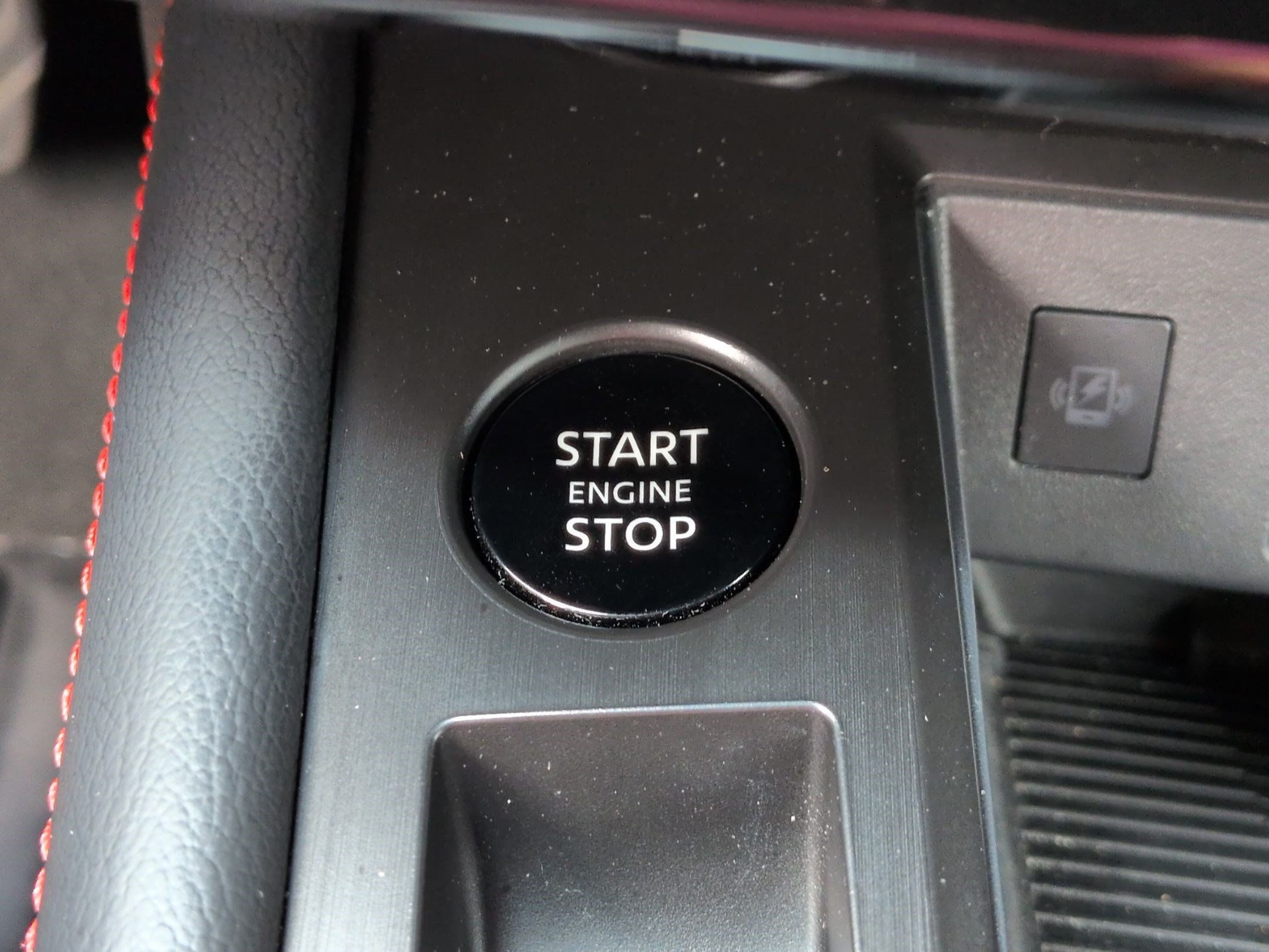 Used 2025 Nissan Kicks SR w/ Illumination Package FWD image 27