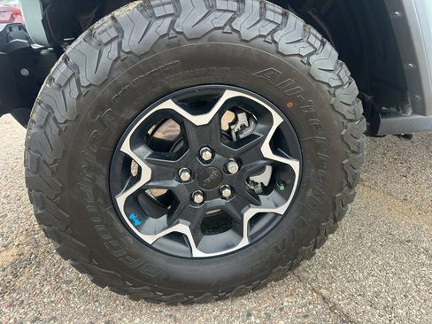 Used 2023 Jeep Wrangler Unlimited Rubicon 4xe image 2