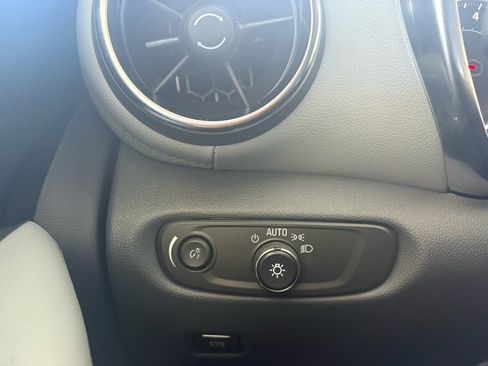 Used 2022 Chevrolet Blazer LT image 11