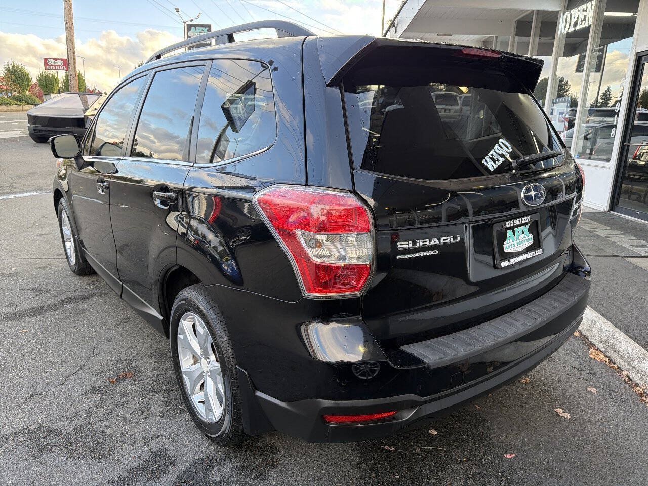 Used 2014 Subaru Forester 2.5i Limited AWD/4WD image 4