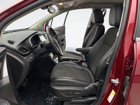 Used 2021 Buick Encore Preferred FWD image 11