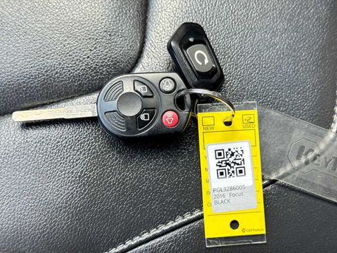 Used 2016 Ford Focus SE w/ Equipment Group 201A FWD image 34