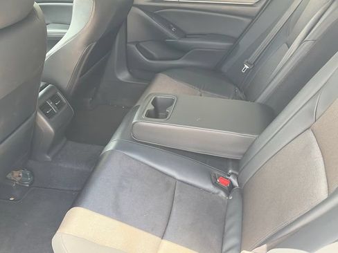 Used 2018 Honda Accord Sport image 12