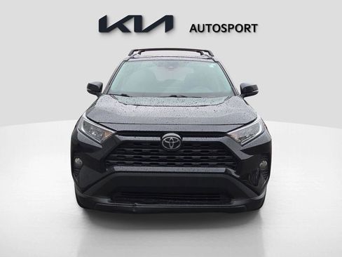Used 2021 Toyota RAV4 XLE Premium image 2