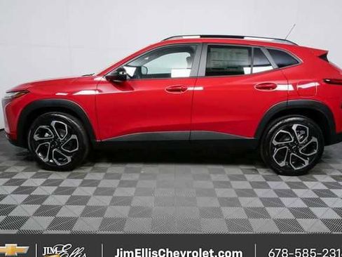 New 2026 Chevrolet Trax RS w/ Sunroof Package image 24