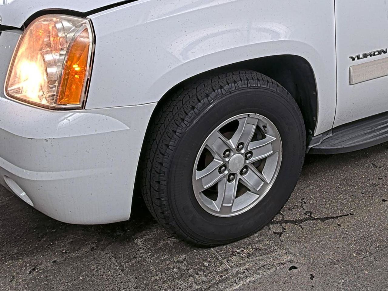 Used 2011 GMC Yukon SLT RWD image 19