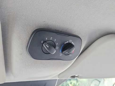 Used 2017 Ford Transit 350 XL RWD image 29