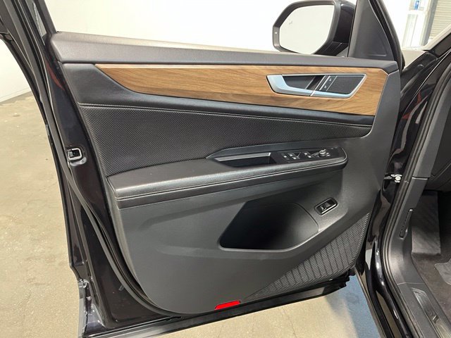 Used 2025 Volkswagen Atlas SE FWD image 25