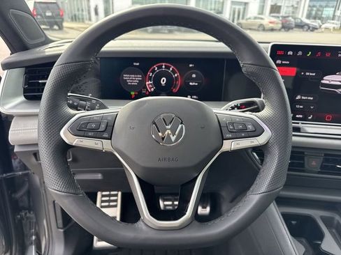 New 2026 Volkswagen Tiguan SE R-Line FWD image 17