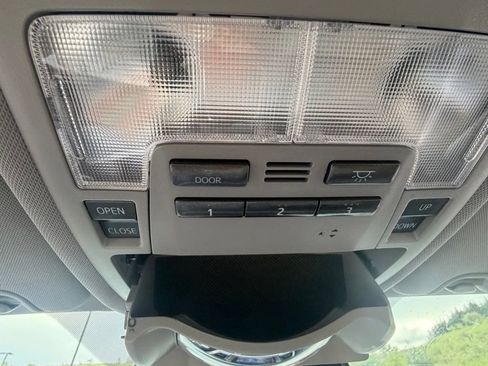 Used 2016 Toyota Highlander XLE AWD/4WD image 18