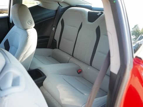 Used 2019 Chevrolet Camaro LT RWD image 9