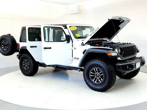 Used 2024 Jeep Wrangler Unlimited Sport AWD/4WD image 12