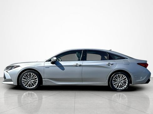 Used 2020 Toyota Avalon Limited w/ Advanced Safety Package FWD image 2