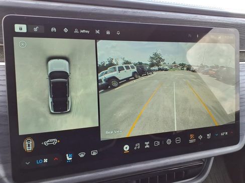 Used 2024 Rivian R1S Adventure AWD/4WD image 31