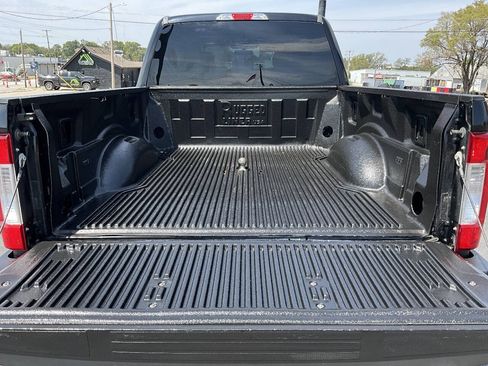 Used 2017 Ford F250 XL w/ STX Appearance Package AWD/4WD image 18