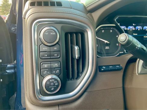 Used 2023 GMC Sierra 3500 Denali w/ Denali Ultimate Package image 45