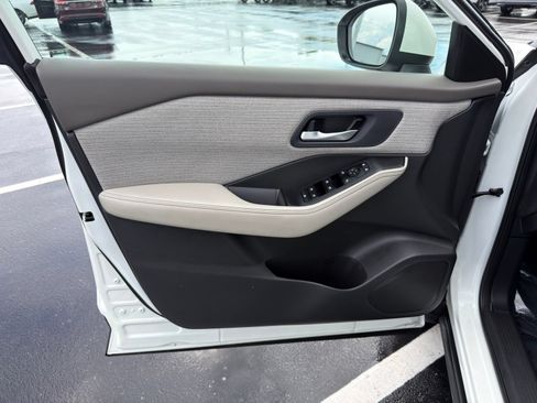 Used 2023 Nissan Rogue SV AWD/4WD image 13