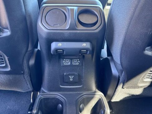 Used 2025 Jeep Wrangler Unlimited Rubicon image 15