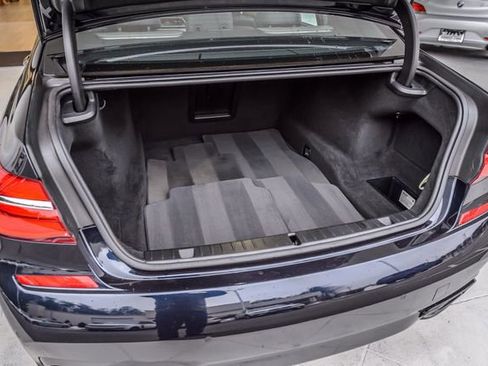 Used 2019 BMW 740i w/ Executive Package image 11