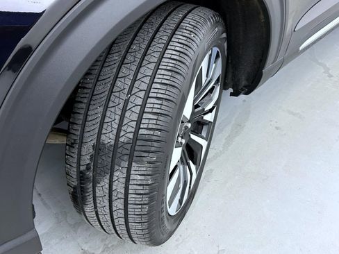 Used 2025 Ford Explorer Platinum w/ LUX Leather Package image 25