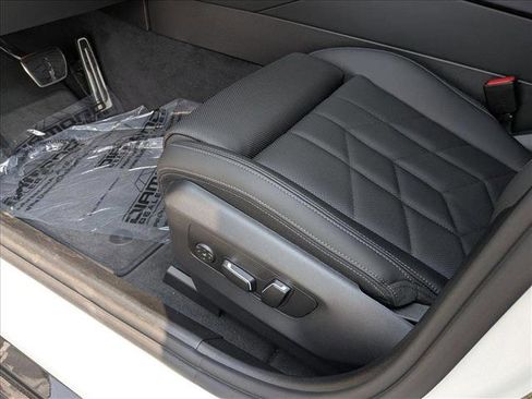 Used 2025 BMW i5 xDrive40 w/ M Sport Package image 4