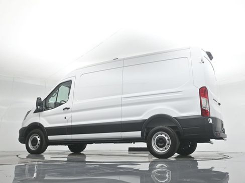 New 2026 Ford Transit 250 148 Medium Roof w/ Load Area Protection Package RWD image 44