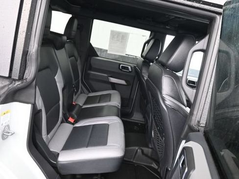 Used 2022 Ford Bronco Black Diamond AWD/4WD image 7