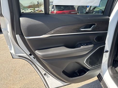 New 2026 Jeep Grand Cherokee Limited AWD/4WD image 26