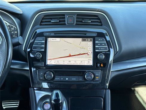 Used 2023 Nissan Maxima SR w/ Sport Mat Group FWD image 3