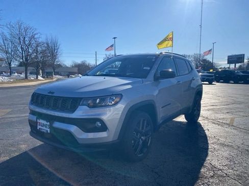 New 2026 Jeep Compass Latitude image 12