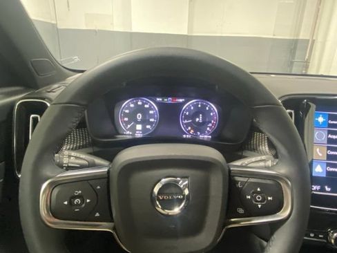 Used 2022 Volvo XC40 T5 R-Design w/ Advanced Package AWD/4WD image 15
