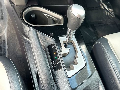 Used 2017 Toyota RAV4 Limited FWD image 28