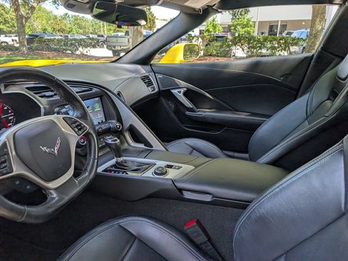 Used 2019 Chevrolet Corvette Stingray Coupe w/ 1LT RWD image 15