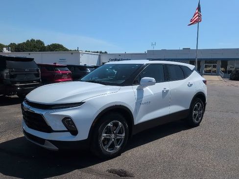Used 2024 Chevrolet Blazer LT w/ LPO, Floor Liner Package AWD/4WD image 2