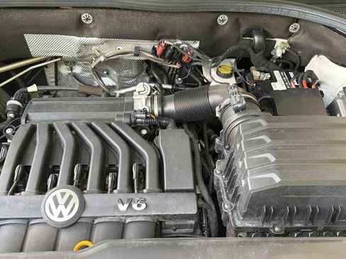 Used 2021 Volkswagen Atlas Cross Sport SEL R-Line FWD image 32