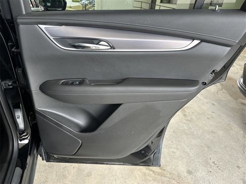 New 2025 Cadillac XT6 Luxury image 29
