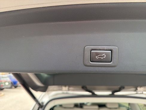 Used 2019 Subaru Ascent Limited w/ Popular Package #2A image 11