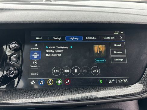 Used 2023 Buick Envision Essence image 32